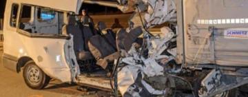 В Венгрии автобус с украинцами столкнулся с грузовиком: пять человек погибли